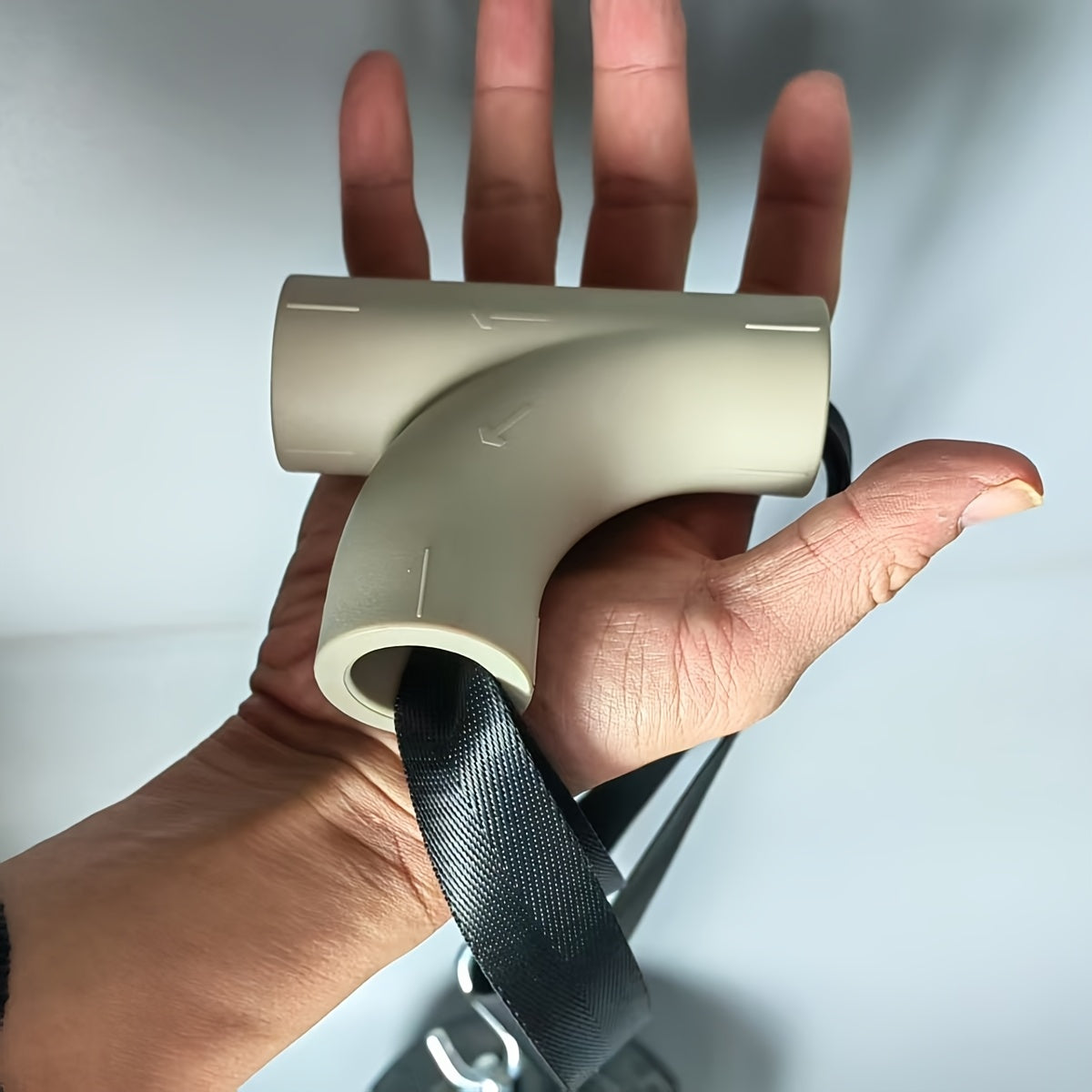 1pc Gray PP Wrist Strengthener Equipment - R-Shaped Forearm & Thumb Trainer for Enhanced Grip Strength, Fit for All Fitness Levels, Grip Training Tool | Ergonomic Grip | Efficient Design