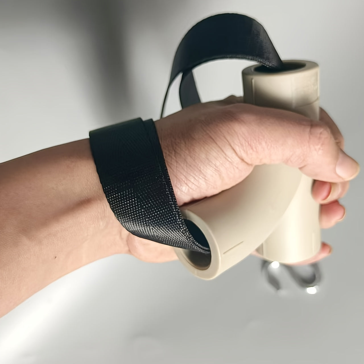 1pc Gray PP Wrist Strengthener Equipment - R-Shaped Forearm & Thumb Trainer for Enhanced Grip Strength, Fit for All Fitness Levels, Grip Training Tool | Ergonomic Grip | Efficient Design